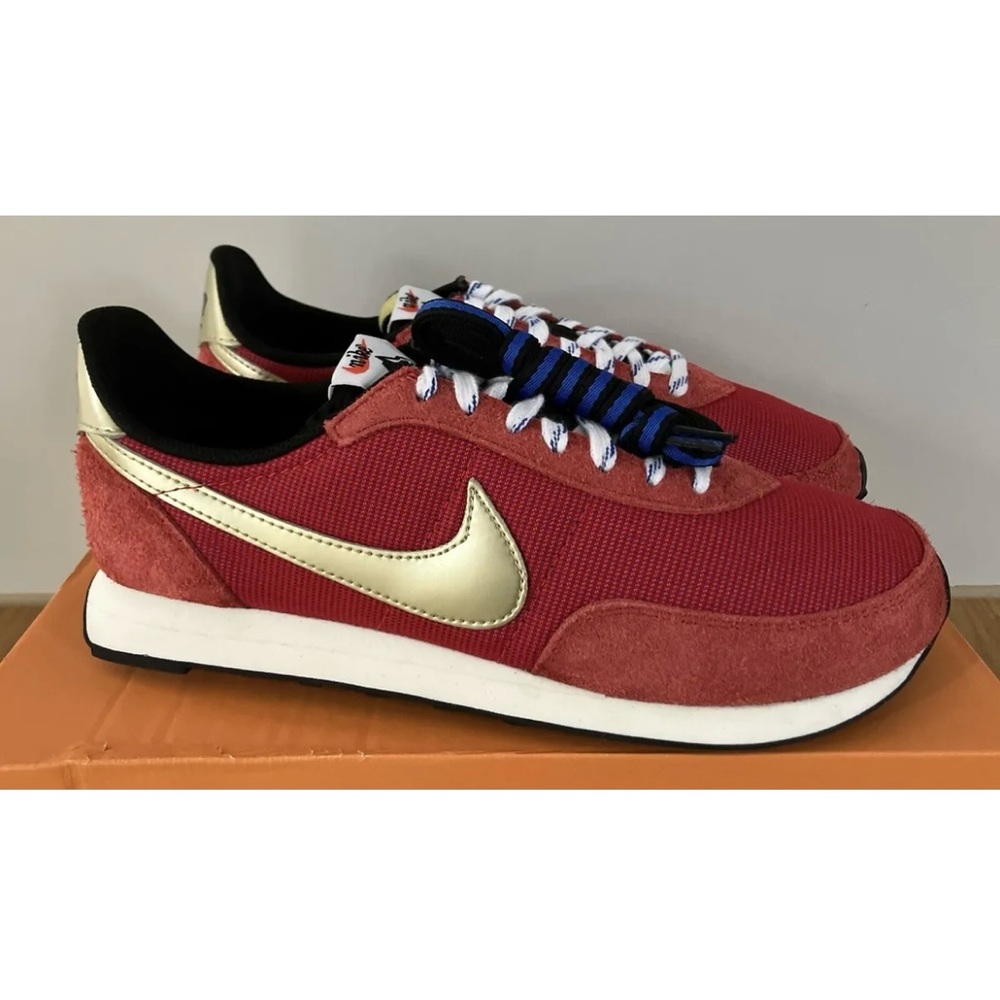 Nike Waffle Trainer 2 - K2 Basecamp Himalayas — US 10.5 Red & Gold — BRAND NEW